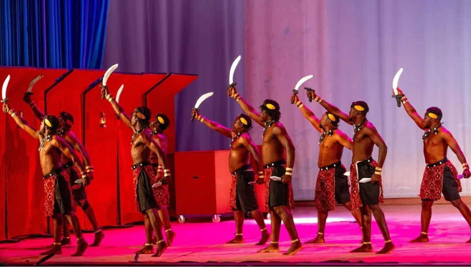 LES NUITS ARTISTIQUES DE COTONOU 2025 : UNE IMMERSION AU CŒUR DE LA CULTURE BÉNINOISE 