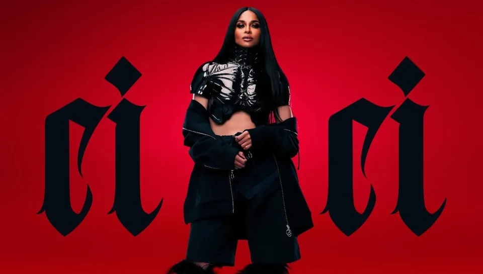 CIARA RÉVÈLE "CICI" : UN RETOUR TRIOMPHAL SUR LE DEVANT DE LA SCÈNE