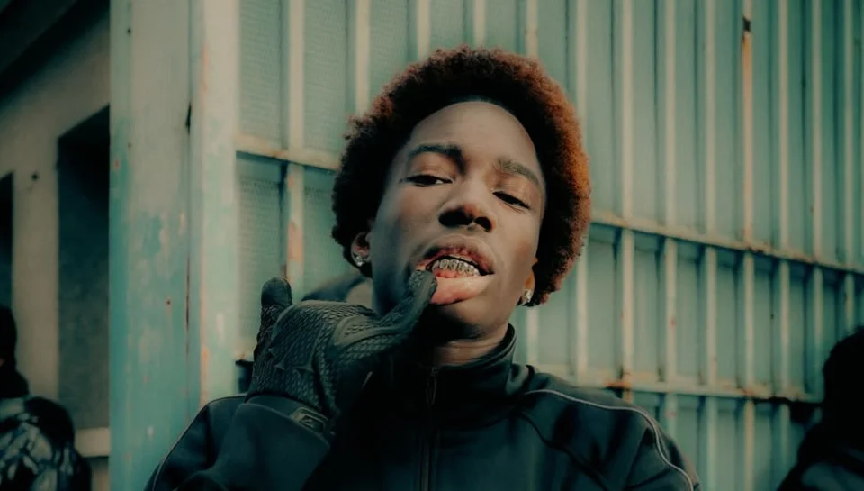 El Mvnolo transforme Cotonou en terrain d'inspiration avec son nouvel EP "UN ÉTÉ À CTN"