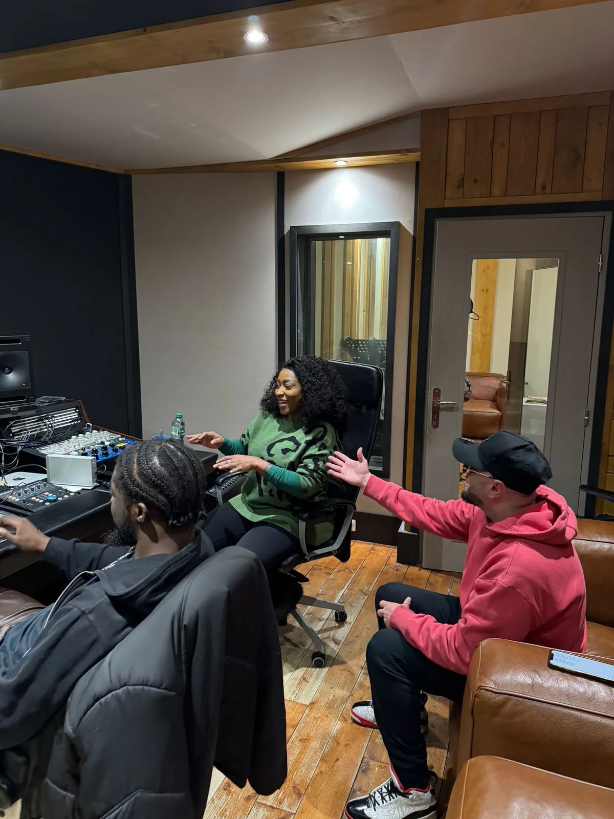 SESSIMÈ RETOURNE EN STUDIO AVEC KEYZIT POUR SON PROCHAIN ALBUM 