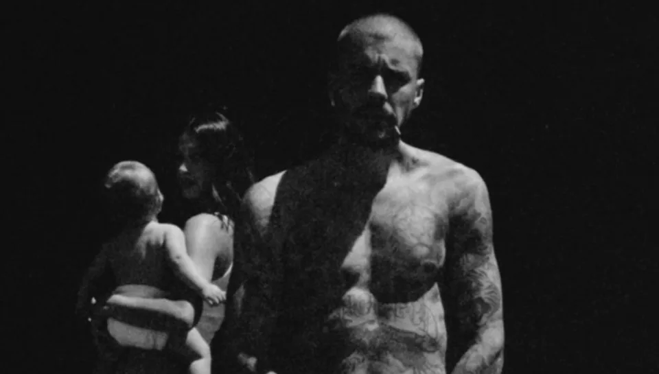 JUSTIN BIEBER REVIENT PAR SURPRISE AVEC "SWAG" : UN RETOUR INATTENDU APRÈS QUATRE ANS DE SILENCE