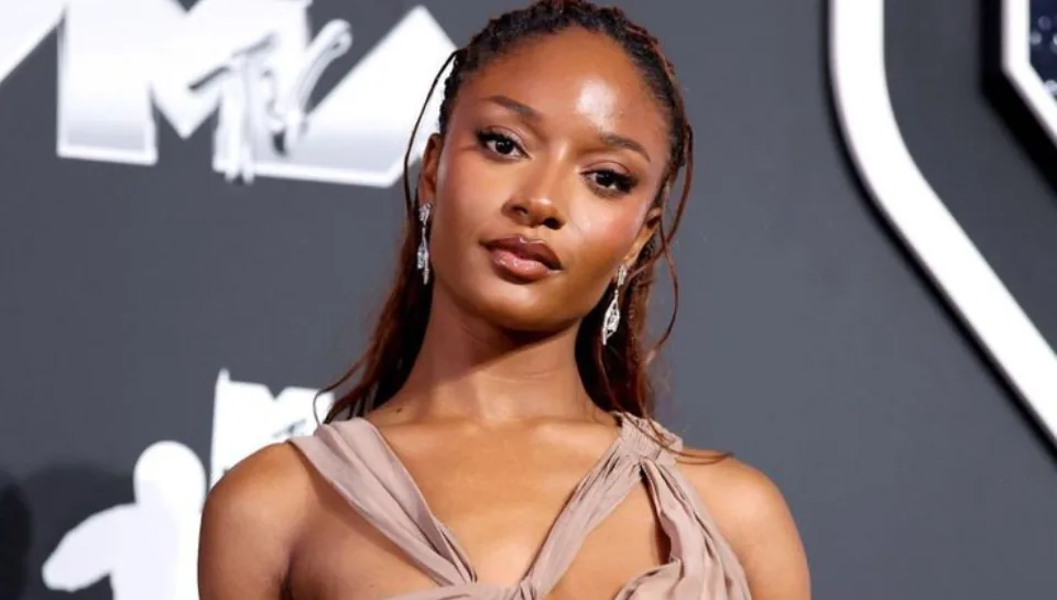 DE LAGOS À ROC NATION : AYRA STARR S'IMPOSE AVEC STYLE ET LIVRE UN HYMNE À LA LIBERTÉ