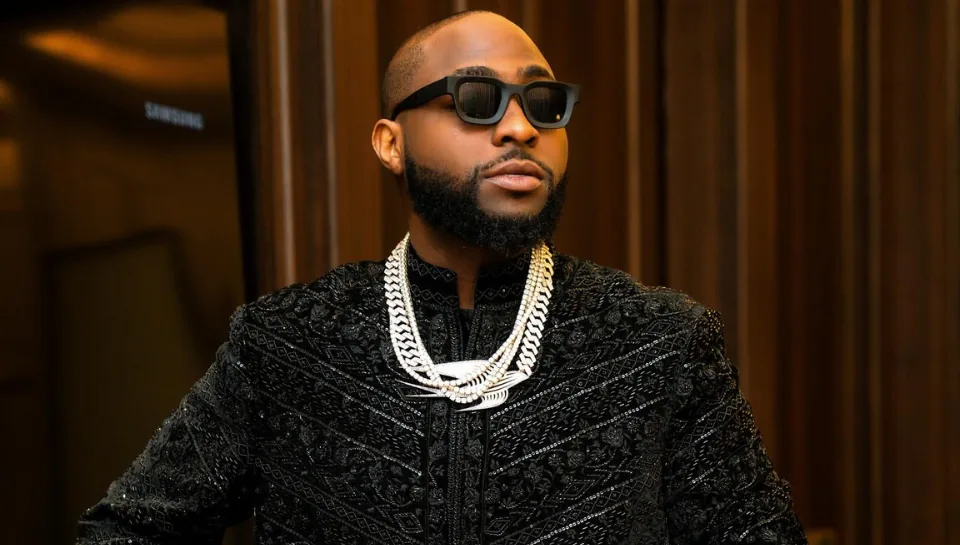BE THERE STILL  : DAVIDO CÉLEBRE LA RÉSILIENCE AVANT LA SORTIE DE SON ALBUM "5IVE"
